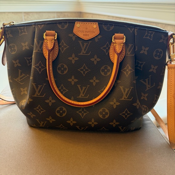Louis Vuitton Turenne PM Monogram Canvas Hand and Shoulder Bag - Picture 13 of 14